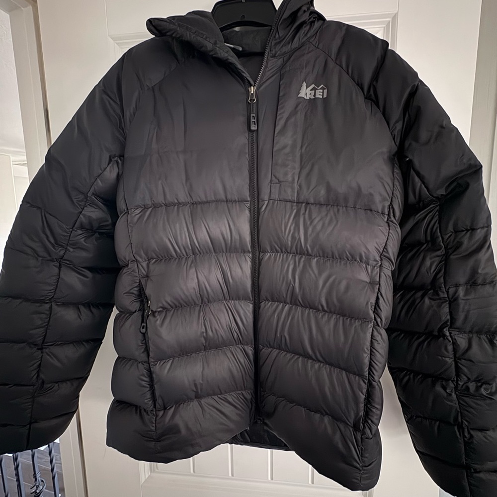 REI unisex Black Insulated Hooded Puffer Jacket - size M